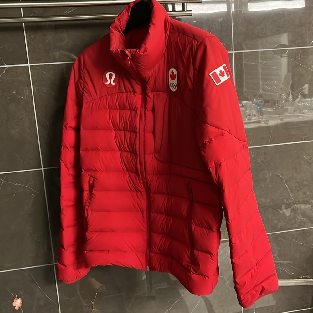 Lululemon Team Canada podium white goose down puffer jacket ๐จ๐ฆ๐จ๐ฆ๐จ๐ฆ - Picture 4 of 4